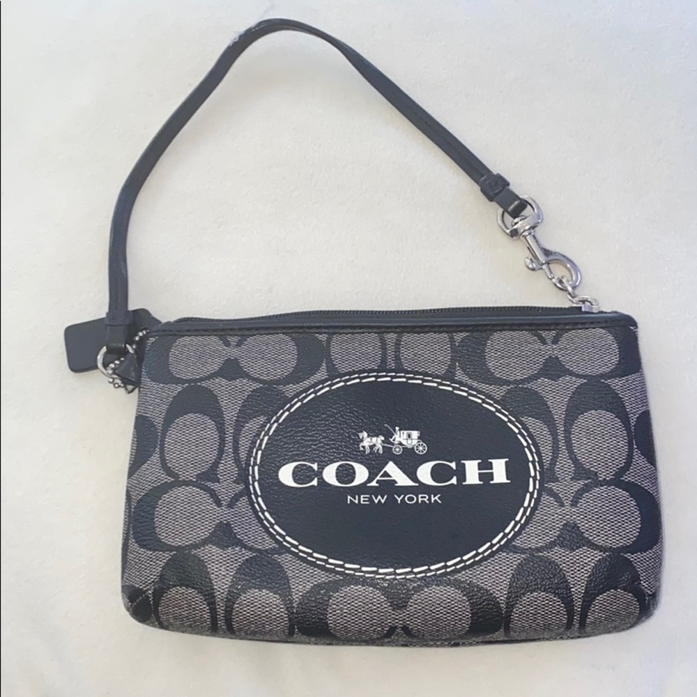 🎱Coach🎱Signature Wristlet Black and gray
